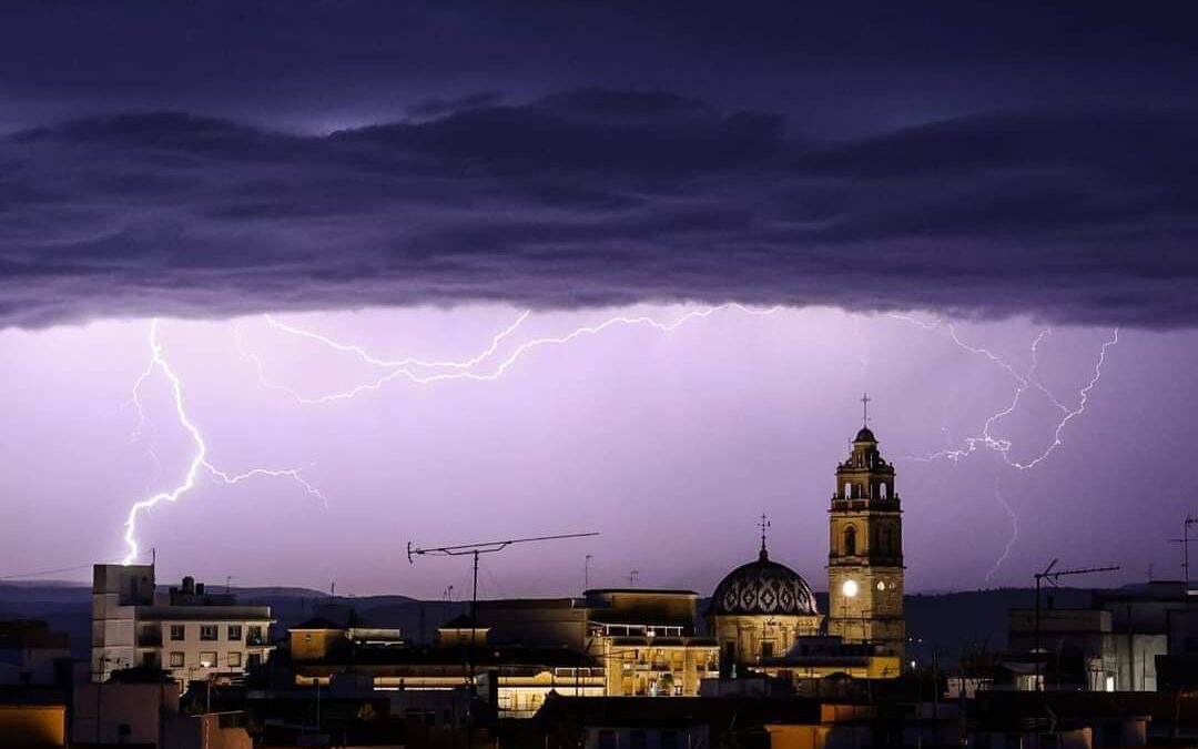 🔴ÚLTIMA HORA ONADA DE CALOR!!! Avís roig al territori Valencià i possibilitat de tempestes  🔴🔴🔥🔥🔥⚡️⚡️⚡️⚡️🌬🌬🌪🌪🌪🌪
