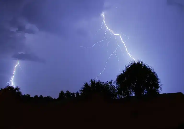 No es mogeu de casa esta vesprada a les comarques centrals ⛈️🌧⛈️🌧