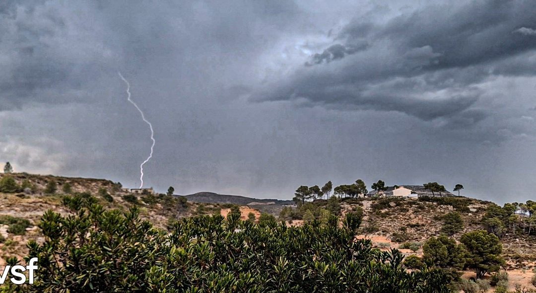 Actualització!!! Les previsions apunten a un cap de setmana amb tempestes fortes o molt fortes.