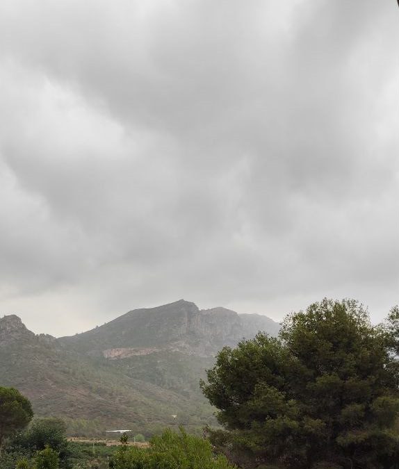 Els models aïllen una D.A.N.A de cara el cap de setmana.🌦☁️⛈️