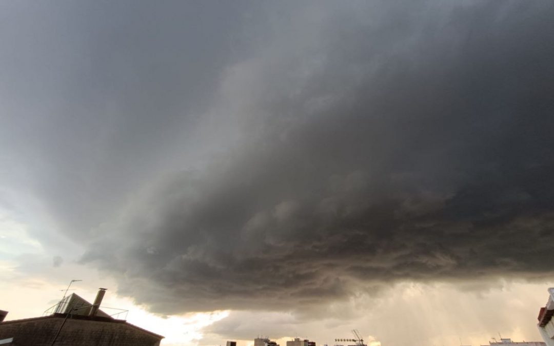 Atenció!!! Primers avisos taronja per a demà per tempestes molt intenses 🌪⛈️🌀⚡️🍁🍂