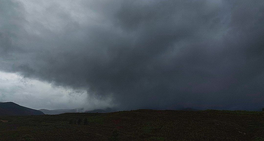 Es confirma una D.A.N.A amb episodi de tempestes molt intenses entre diumenge-dilluns 🍁⛈️🍂⛈️🍁⛈️⛈️