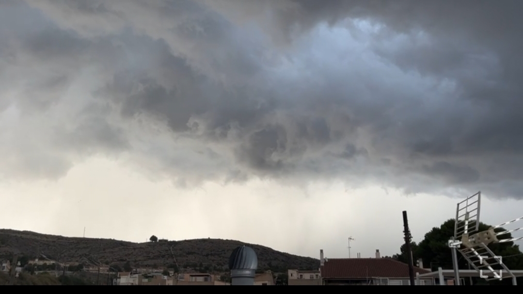 Atents!!! Continuem amb tempestes molt intenses ⛈️🍁🌪