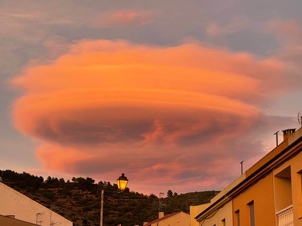 🟠Atenció! Entrem en avís taronja per ràfegues de vent de fins a 100 km/h