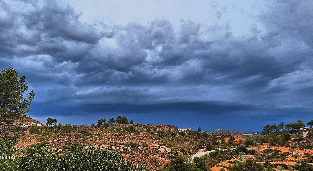 Canvis!! Més humitat, algunes pluges i pendents pròxima setmana.