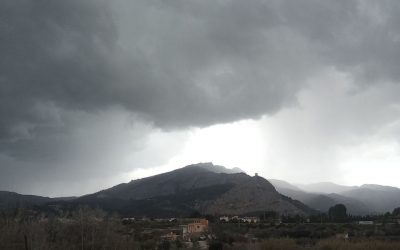 El pas de la Borrasca Konrad deixarà demà i divendres tempestes, pluges i neu.