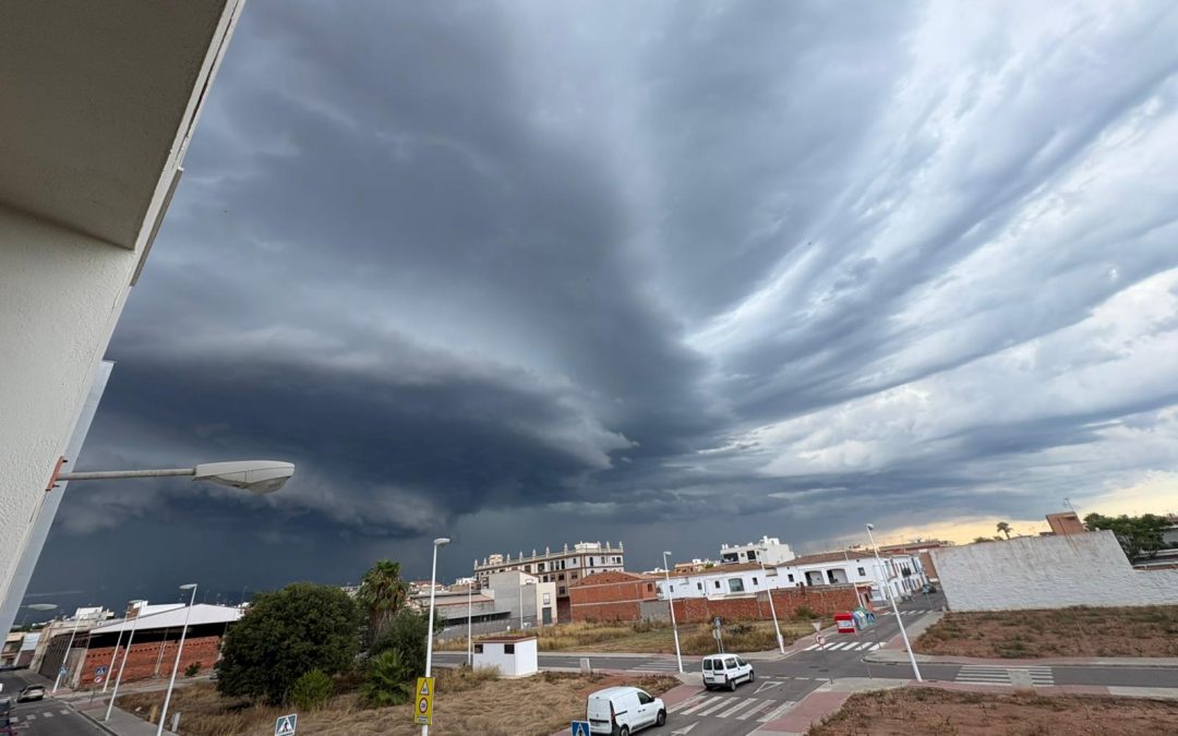 Tempestes d’infart, pedra i més de 100 mm… i ara calor extrema!
